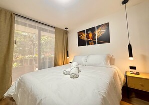 4 chambres, fer et planche à repasser, Wi-Fi, draps fournis
