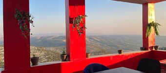 AL-Bustan House & Umm Qais