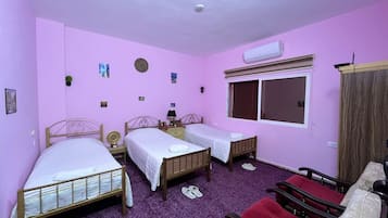 Apartamento, lanai, vistas al patio | 3 dormitorios, caja fuerte, espacio para trabajar con un portátil