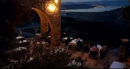 AL-Bustan House & Umm Qais