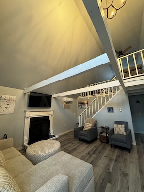 Smart-tv en een open haard