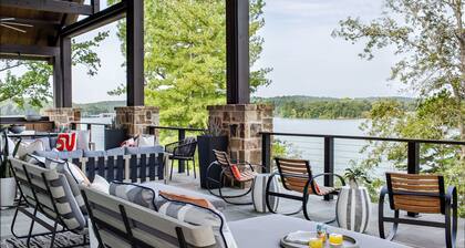 Ultra Exclusive Lake House in Clemson