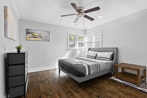 4 bedrooms, iron/ironing board, free WiFi, bed sheets