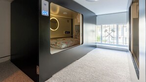 Standard Single Room | Desk, laptop workspace, WiFi (free) - MUE Cubes - Capsule Hotel (Basel)