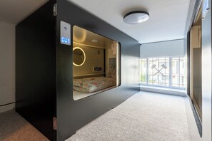 Standard Single Room | Desk, laptop workspace, free WiFi - MUE Cubes - Capsule Hotel (Basel)
