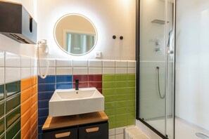 Bathroom - MUE Cubes - Capsule Hotel (Basel)