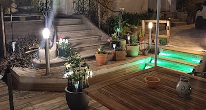 La ParenthĂšse
Appart Meublé, Terrasse, Jardin. PKG Gratuit Netfix BOx TV.