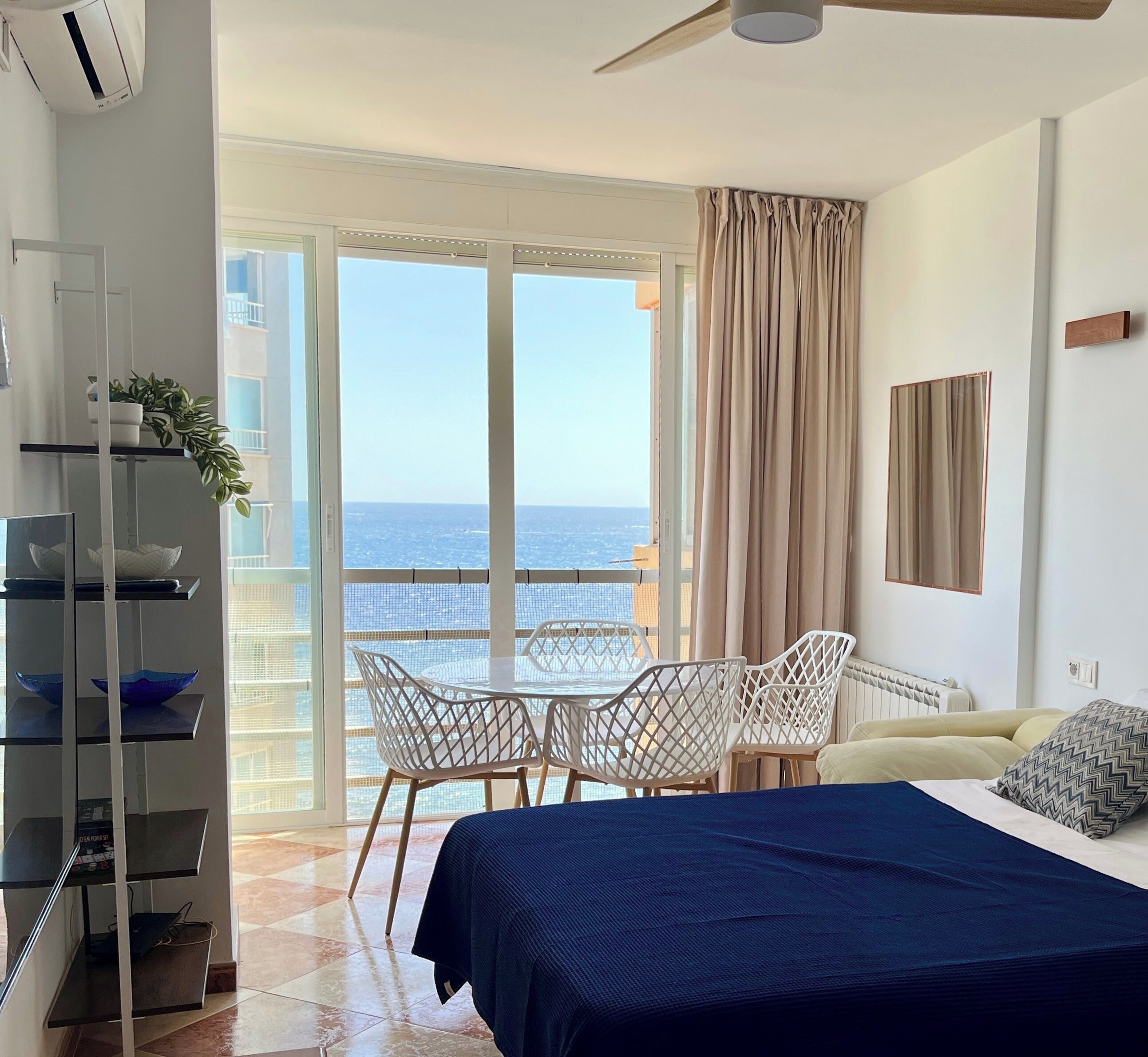 1 chambre, bureau, fer et planche à repasser, Wi-Fi gratuit