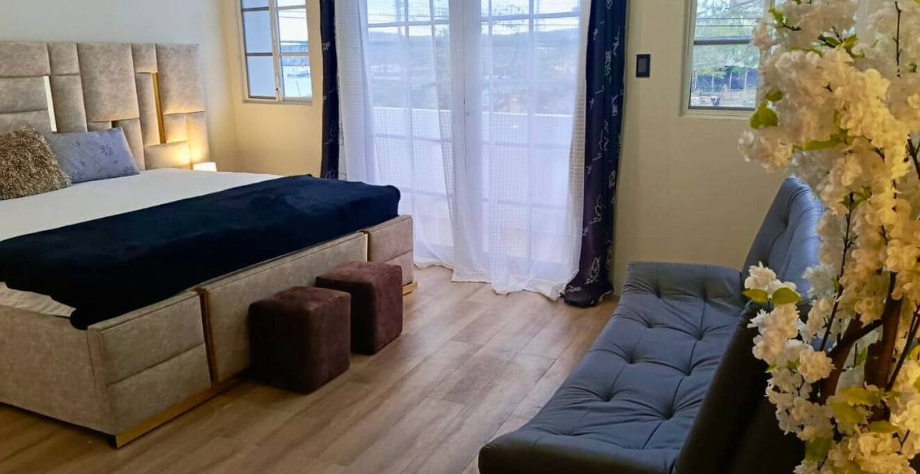 1 habitación, tabla de planchar con plancha, wifi gratis y ropa de cama 