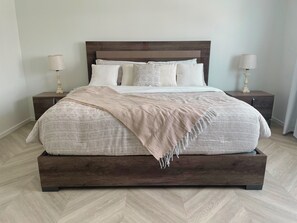 5 bedrooms, WiFi, bed sheets