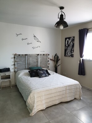 4 habitaciones, tabla de planchar con plancha, wifi y ropa de cama 