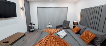 Spacious and Comfortable Modern Rooms