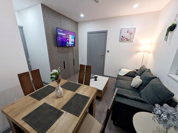 Spacious And Comfortable Modern Rooms - Bradford