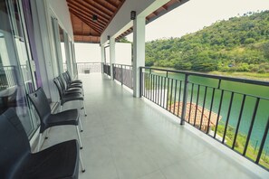 Deluxe Villa, River View | Terrace/patio - Villa Victoria Edge  (Digana)