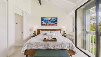 3 bedrooms, desk, iron/ironing board, travel cot