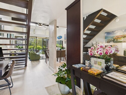 Turtle Bay Hale: Fully Renovated 2025, Beach-Pool-Golf Course Frontage-A/C