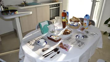 Doppia Comfort, patio | Cucina privata | Frigorifero nell'area comune, macchina per caffè espresso