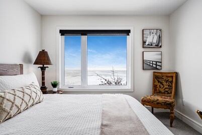 Annex Beach House Near Point Pelee