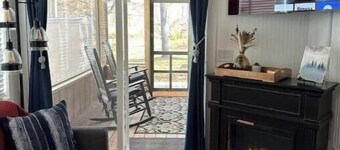 A beautiful tiny home located on the edge of a creek in the valley of Franklin!