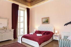 4 soverom, skrivebord, strykejern/-brett og wi-fi (inkludert)