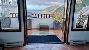 Villa, 2 Schlafzimmer, Balkon, Bergblick | Wohnzimmer