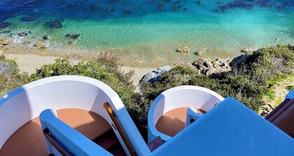 Hamilton Cove Ocean Front Villa 18-65