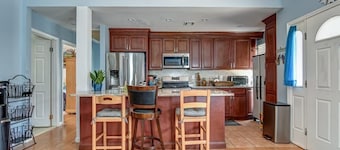 Charming 3-bedroom house with WiFi and AC in Point Pleasant Beach