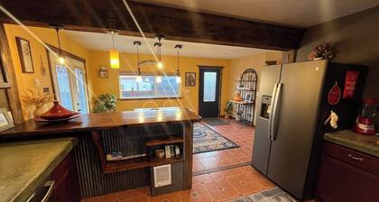 Unique 3-bedroom house close to Downton in Riverfront Neighborhood.