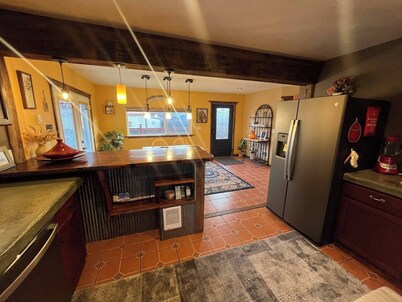 Unique 3-bedroom house close to Downton in Riverfront Neighborhood.