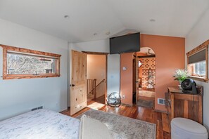 3 habitaciones, tabla de planchar con plancha, cuna de viaje y wifi 