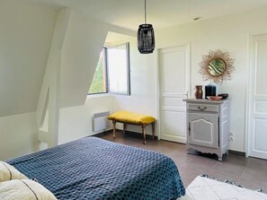 5 室のベッドルーム、アイロン / アイロン台、WiFi、ベッドシーツ