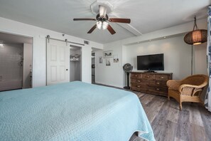 2 bedrooms, iron/ironing board, WiFi, bed sheets - Salty Shore @ Emerald Surf 205 (Navarre)