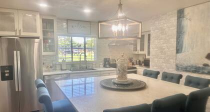 Cabin Modern Comforts with Fishing-Beach-Amusement Parks-Cruise Port & FUN