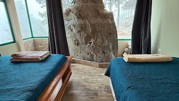 2 bedrooms
