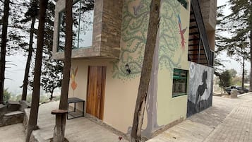 Vista frontal de la propiedad