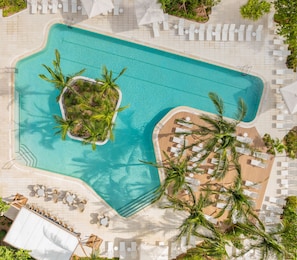 Outdoor pool, pool loungers