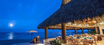 by Owner: Chic 3-bedroom apartment with lux amenities in delightful Punta Mita