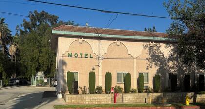 All 8 Motel