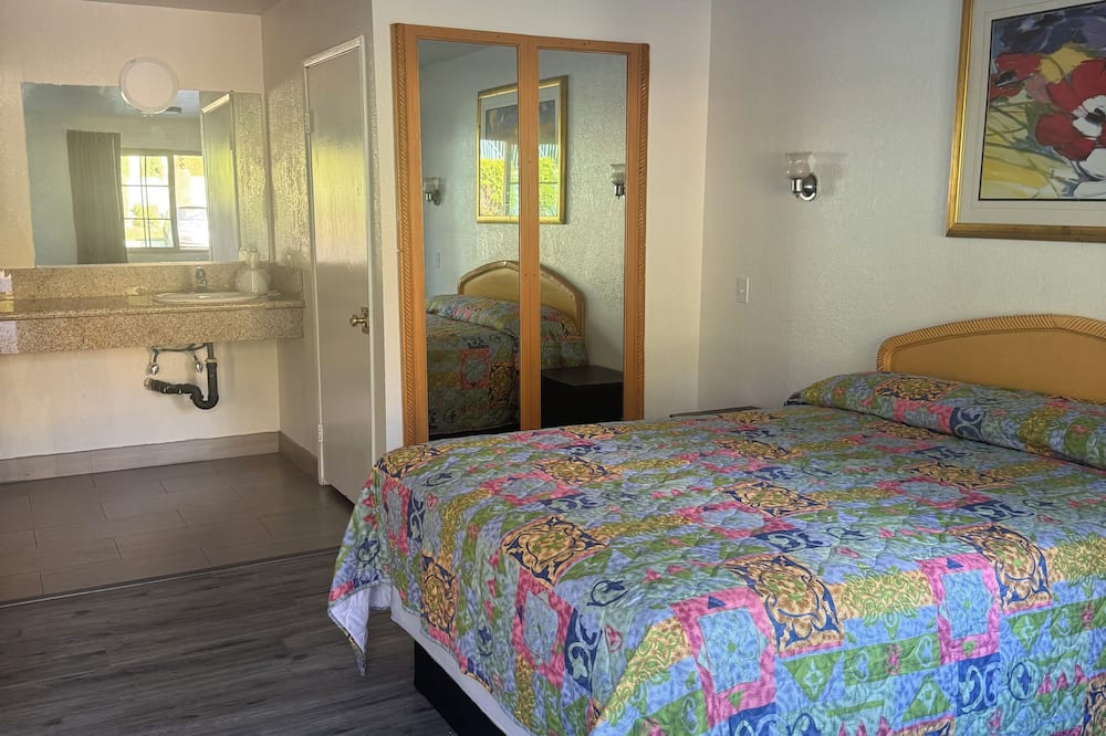 All 8 Motel