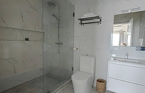 Double or Twin Room, Balcony, City View | Bathroom | Free toiletries, slippers, soap, shampoo