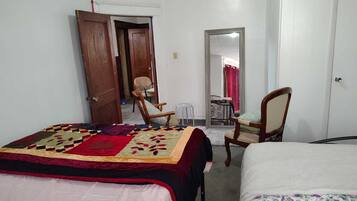 5 bedrooms, desk, iron/ironing board, WiFi