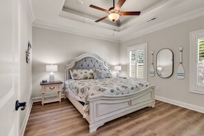3 Schlafzimmer, Schreibtisch, Bügeleisen/Bügelbrett, WLAN