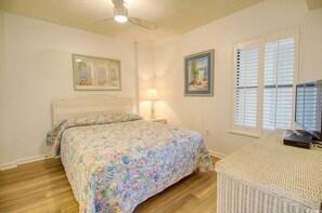 3 slaapkamers, een strijkplank/strijkijzer, wifi, beddengoed