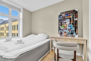 2 bedrooms, WiFi, bed sheets