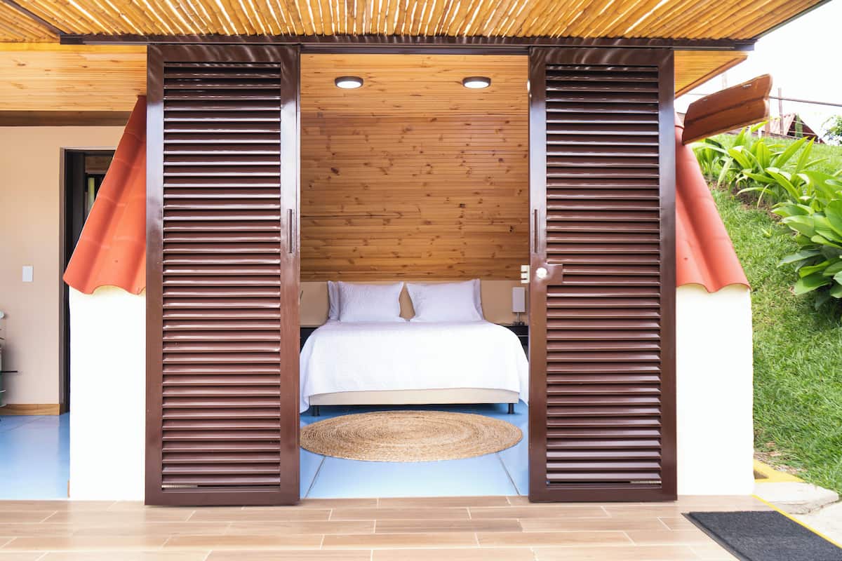 Cabane Standard, 2 chambres, balcon, vue ville