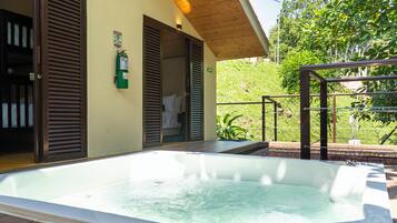 Familien-Ferienhütte, Balkon, Bergseite | Terrasse/Patio