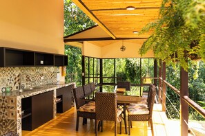 Family Cabin, Balcony, Mountainside | Private kitchen - Pachakuti Ecovida Hotel (Caicedonia)