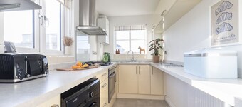 Cosy 2-Bed Apartment in Tivoli