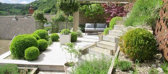 Cotswold Hillside Retreat with Stunning Views
