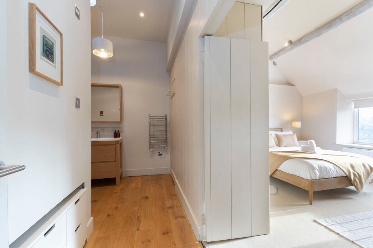 3 bedrooms, iron/ironing board, travel cot, free WiFi